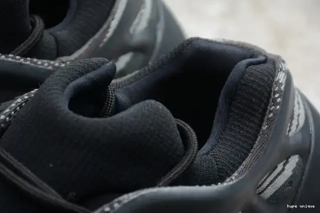 hype Yeezy 700 V3 H67799 Black Adidas Boost 0611